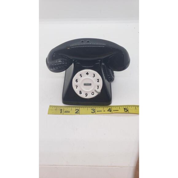 Rotary Telephone Salt & Pepper Shaker Set Vintage Retro Ceramic Phone Kitchen - Picture 9 of 11